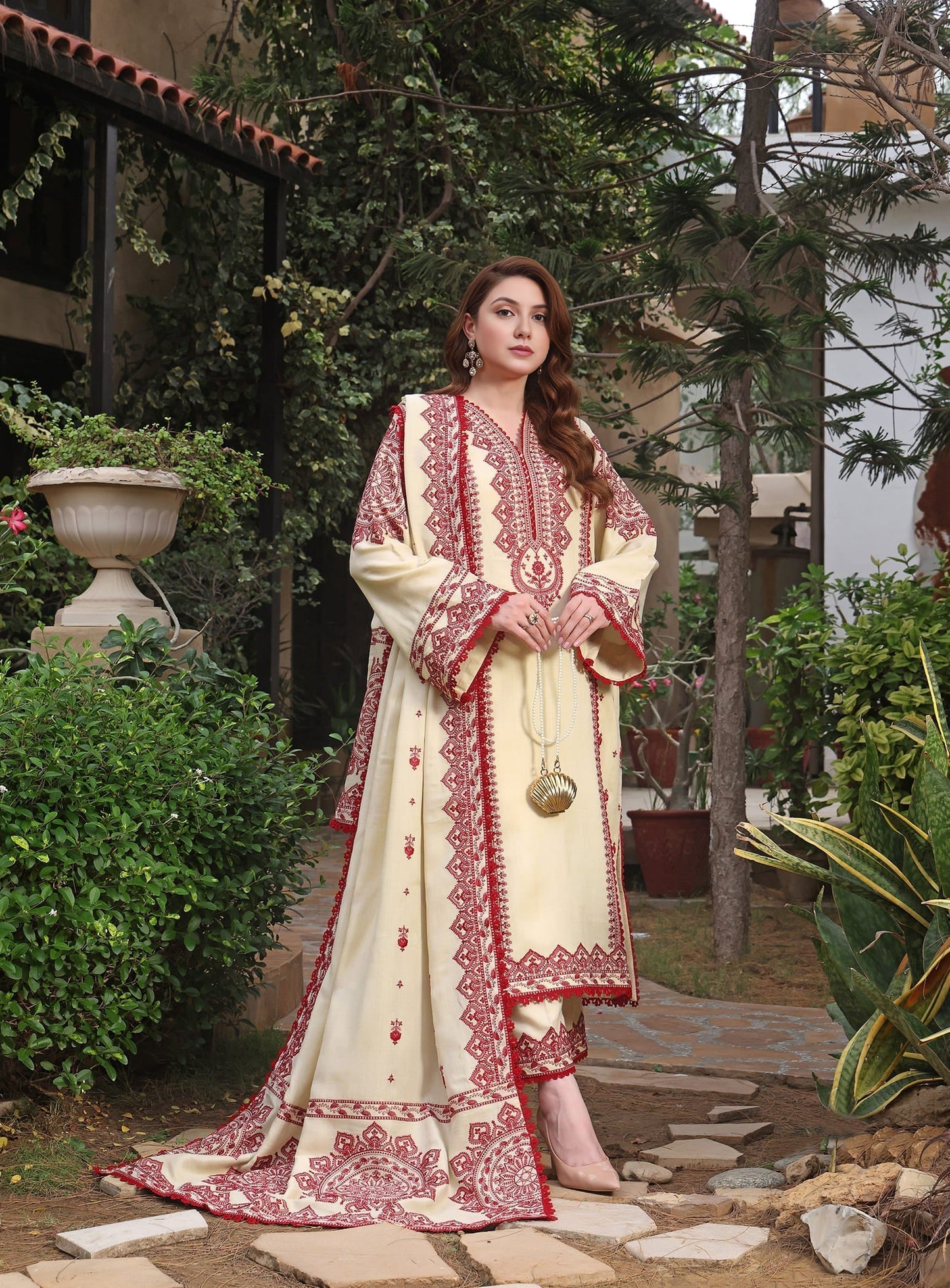 ALEESHA EMBROIDERY 3PC